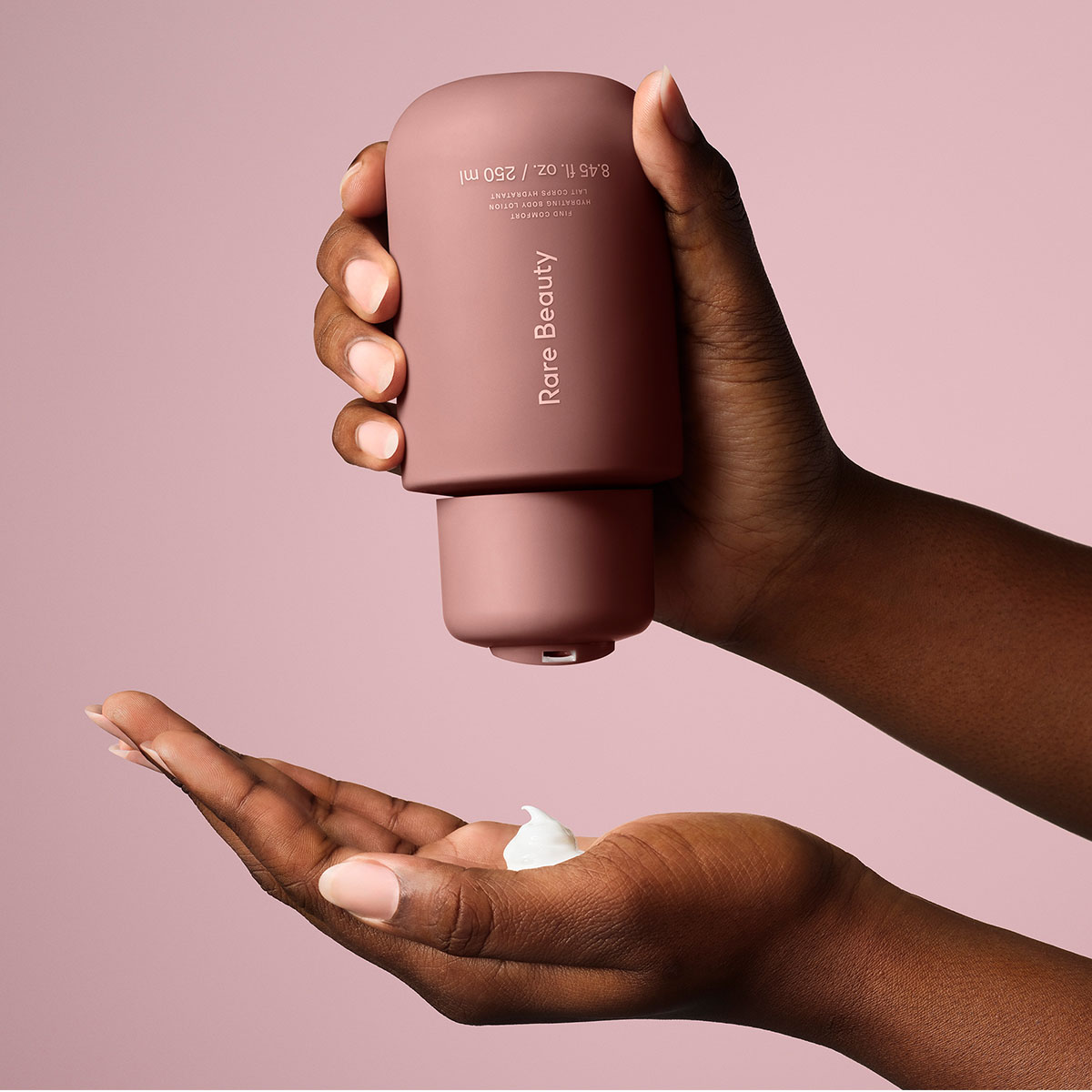 FIND COMFORT HYDRATING BODY LOTION (CREMA CORPORAL)